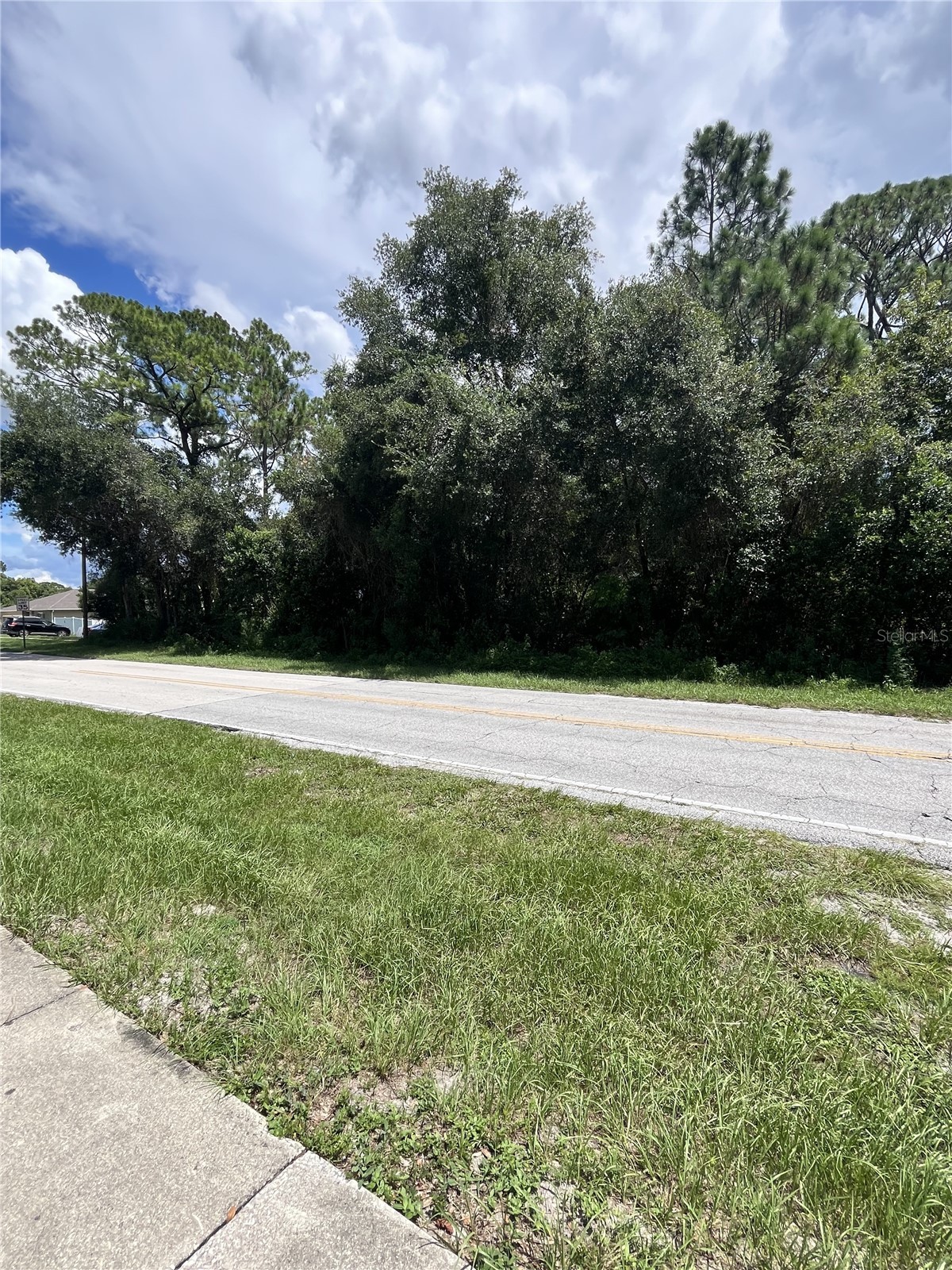 845 LARK COURT
