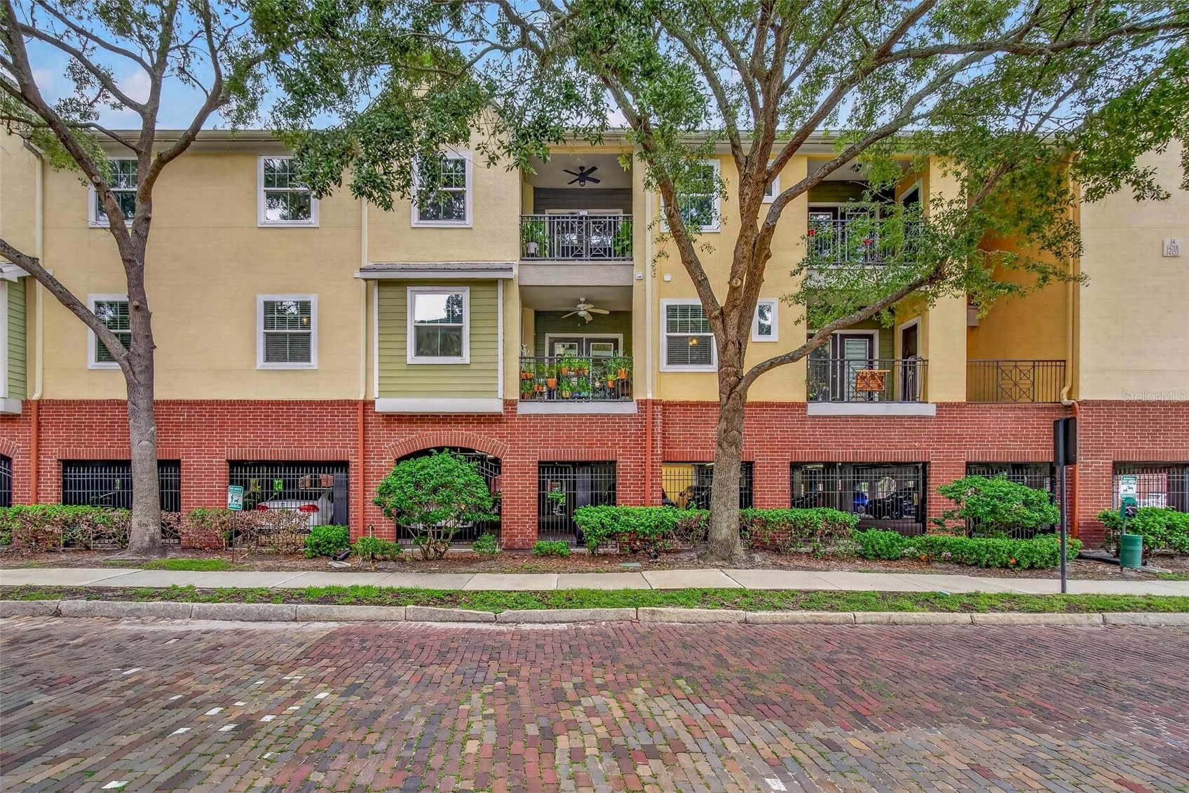 2010 E PALM AVENUE 14318
