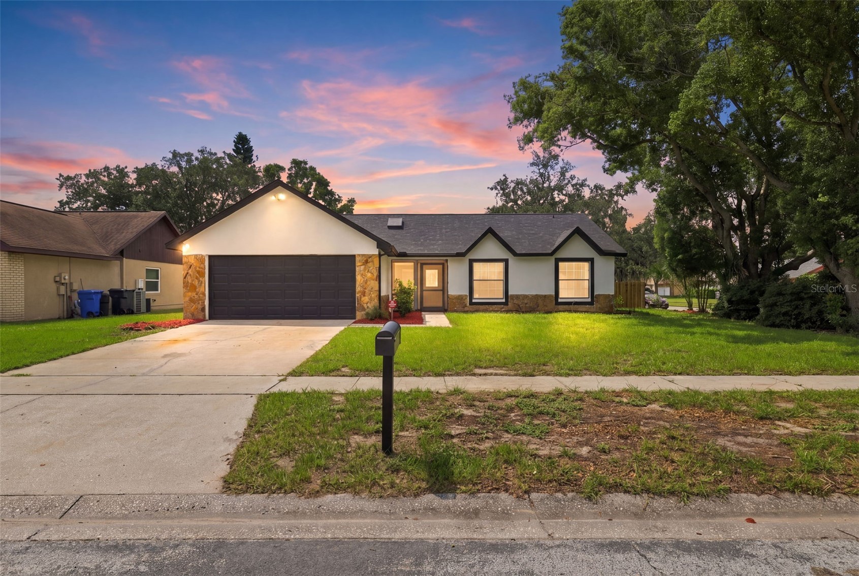 1607 OAK ARBOR LANE