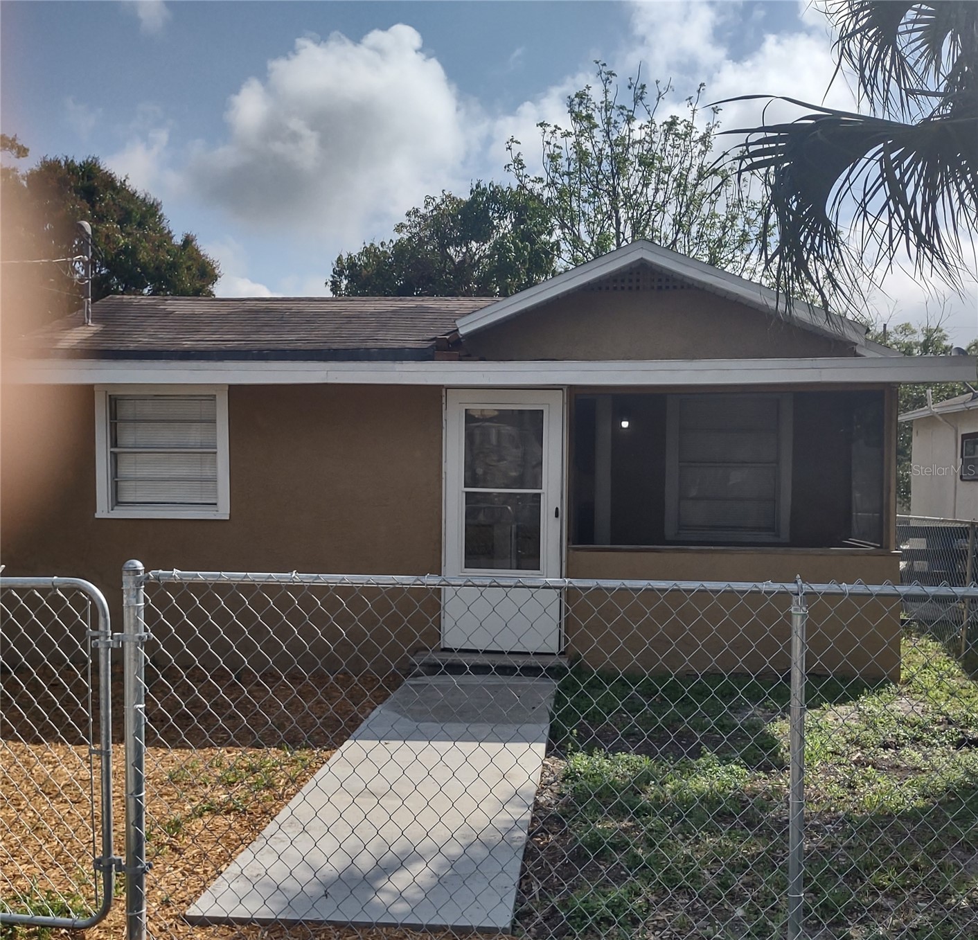 1407 MONROE AVENUE