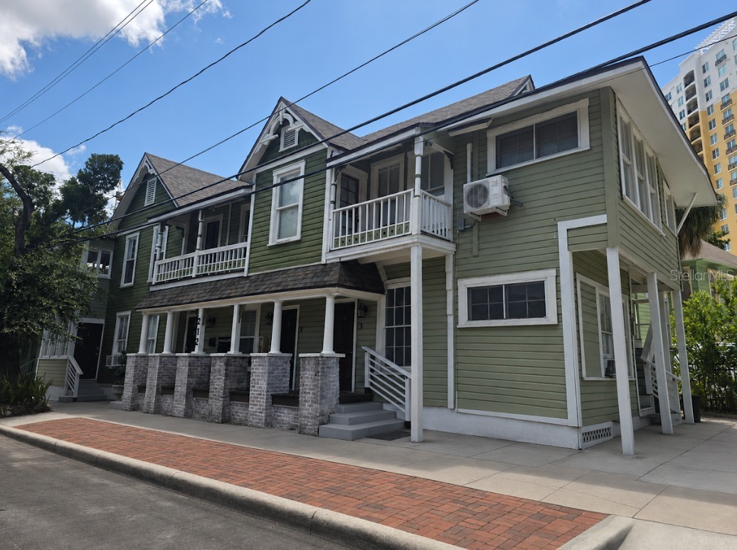 212 W BEACH PLACE 5