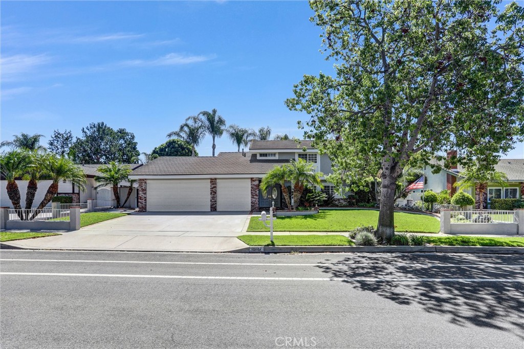 1027 Country Club