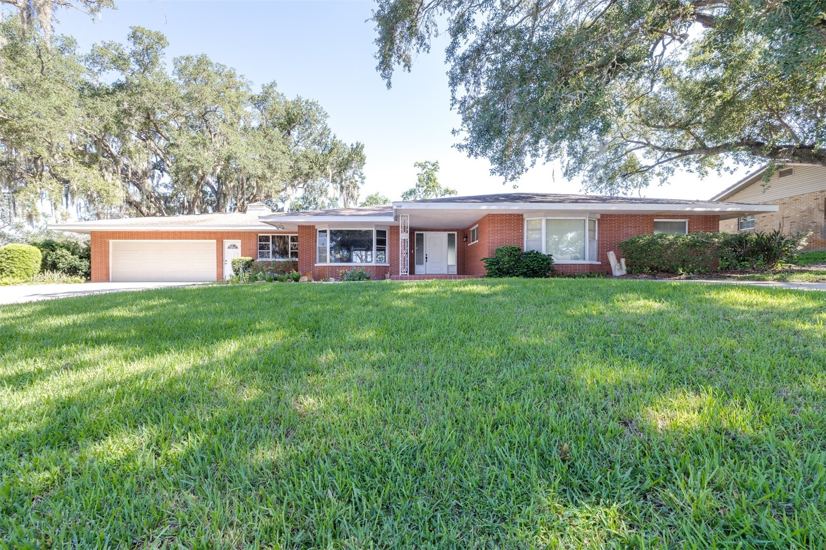300 CREST DRIVE