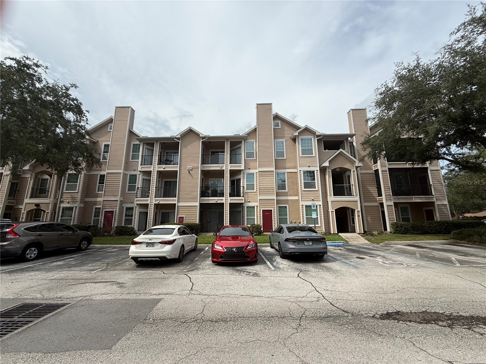 2000 ERVING CIRCLE 303