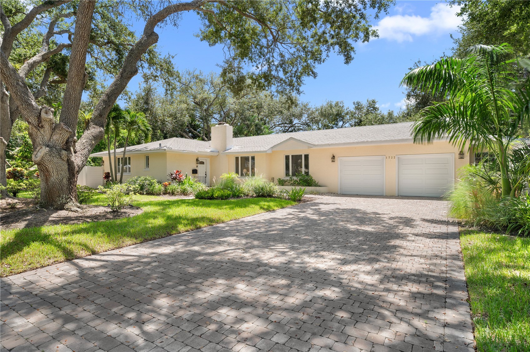 1722 NORTH DRIVE