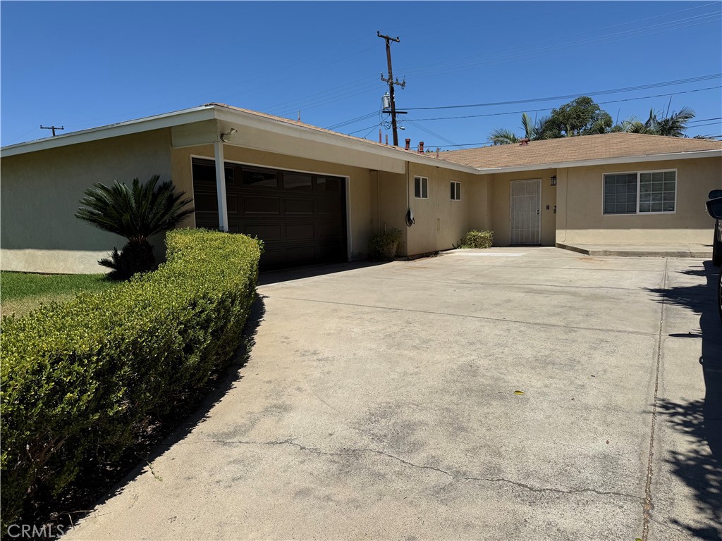4043 N Santa Lucia