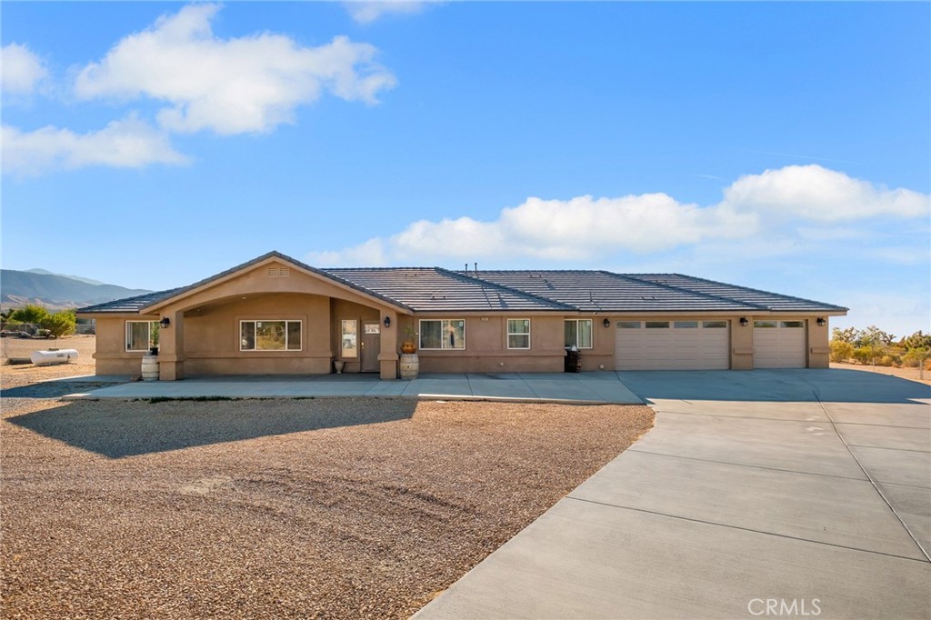 11374 Desert View