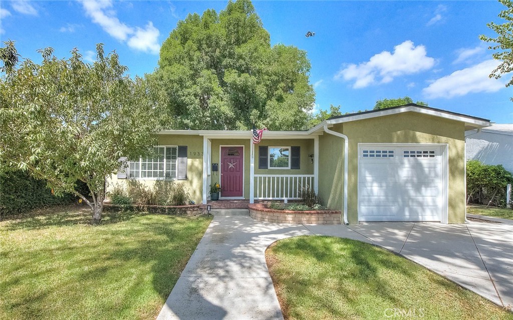 1933 W Jacaranda Place