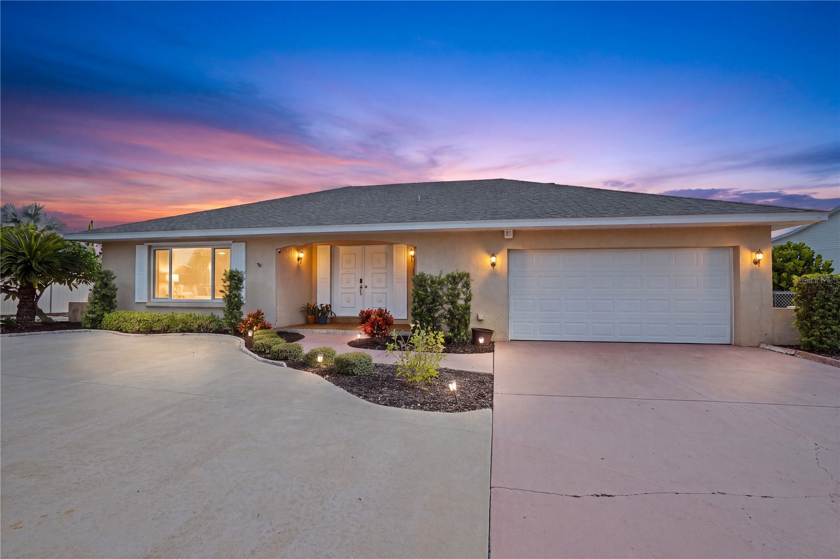 756 FLAMINGO DRIVE