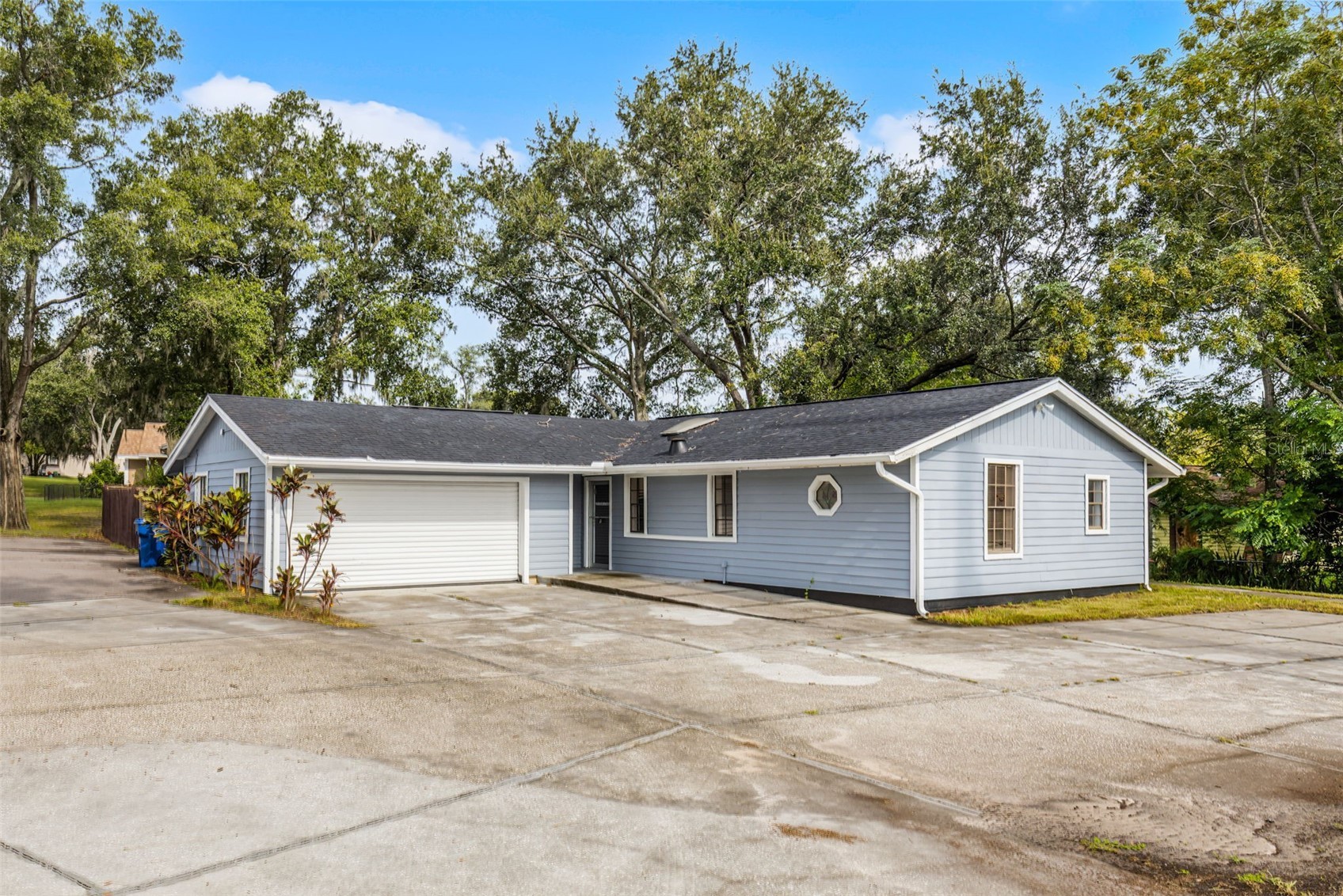 697 E ANDERSON ROAD