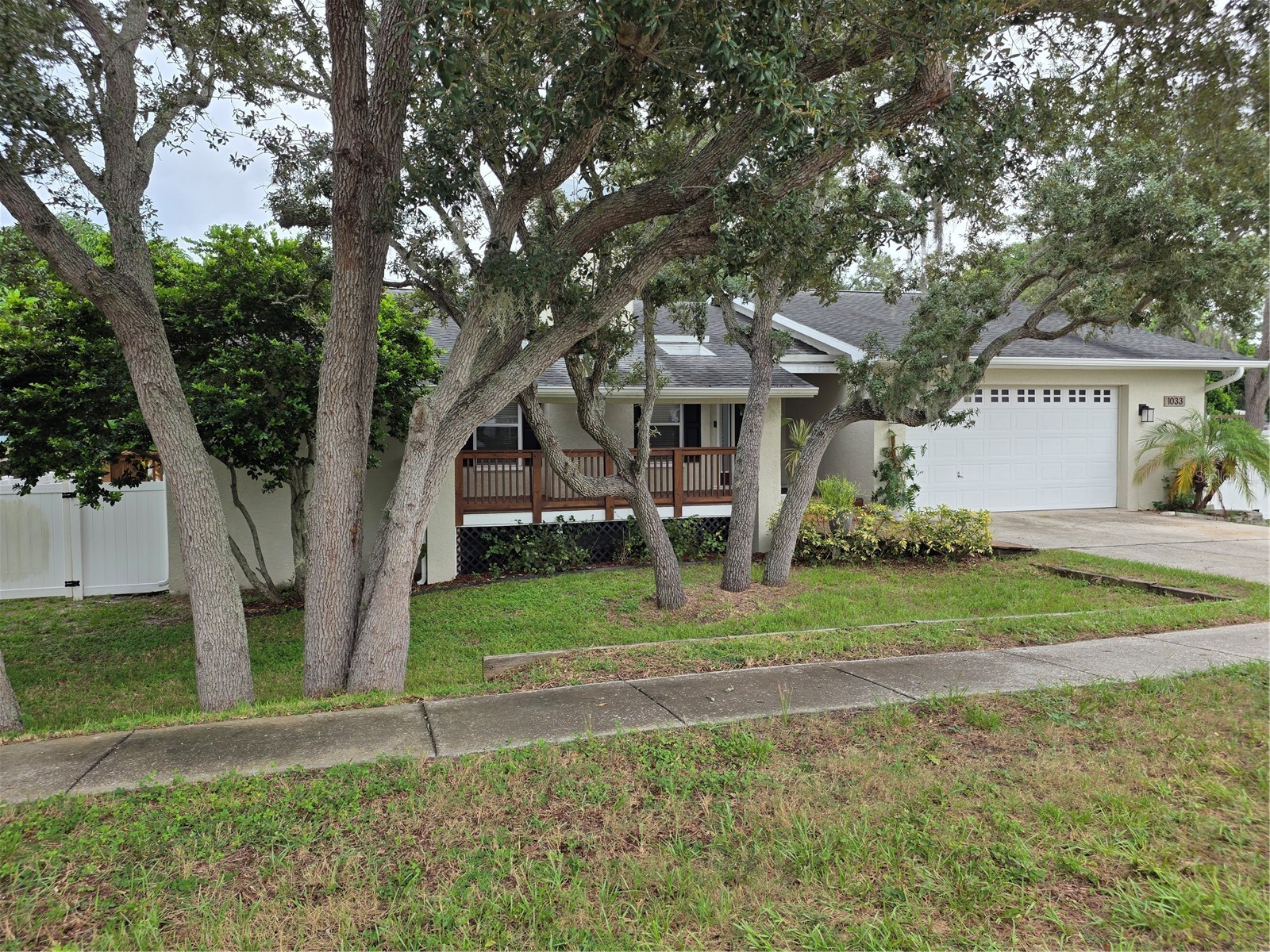 1033 ROSETREE LANE