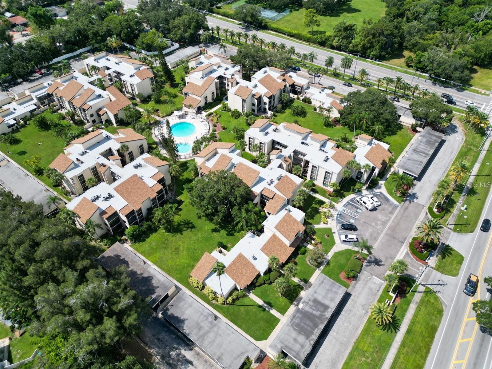 2209 BELLEAIR ROAD C13