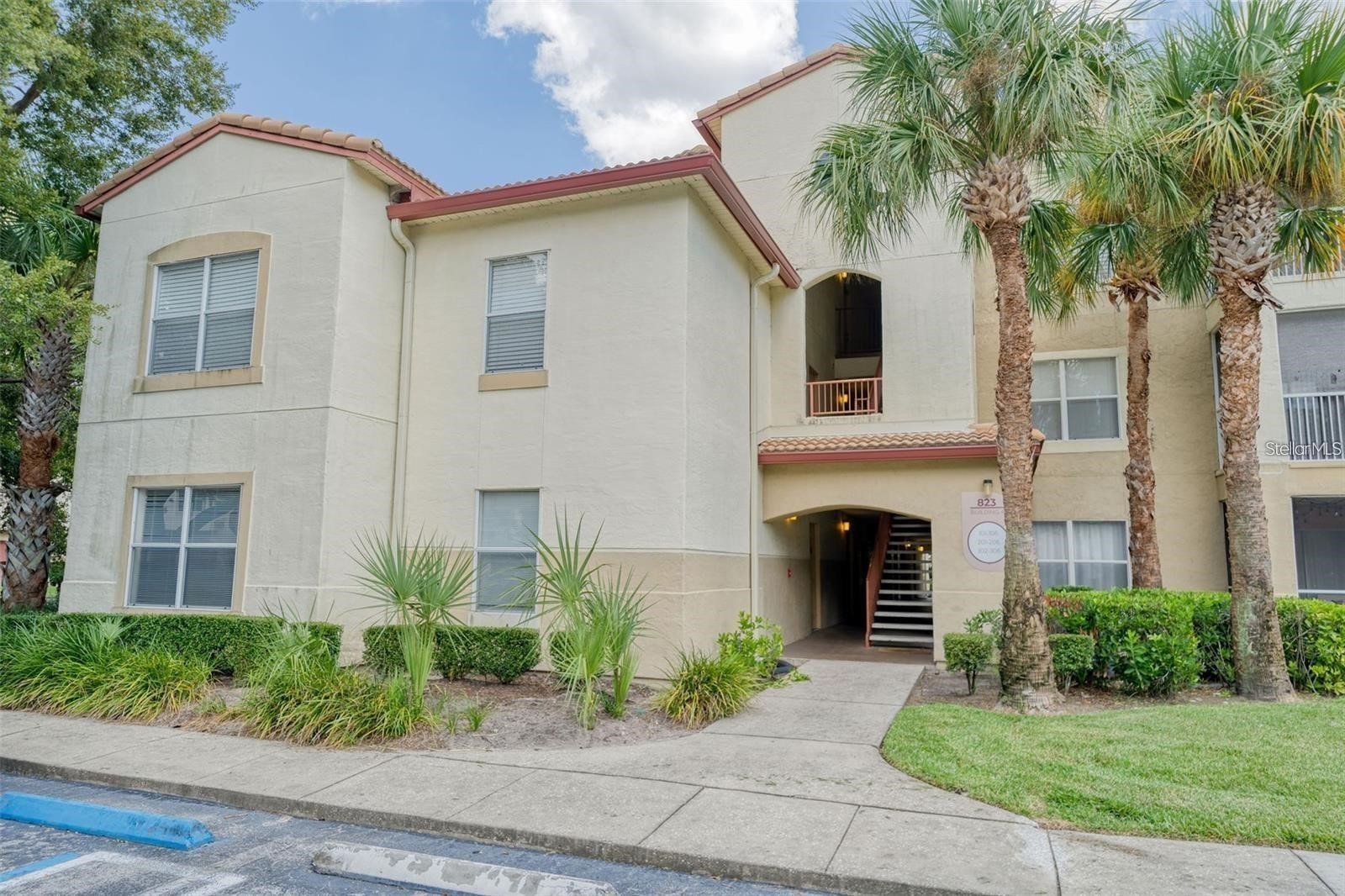823 CAMARGO WAY 104