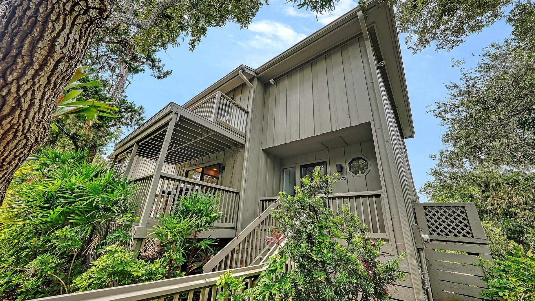 1372 LANDINGS POINT 28