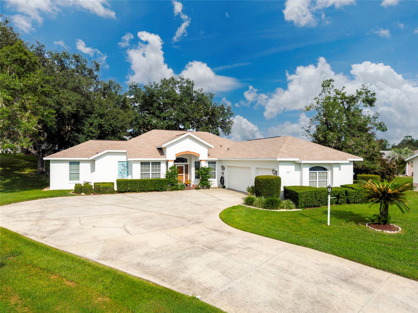 365 W BARCLAY COURT
