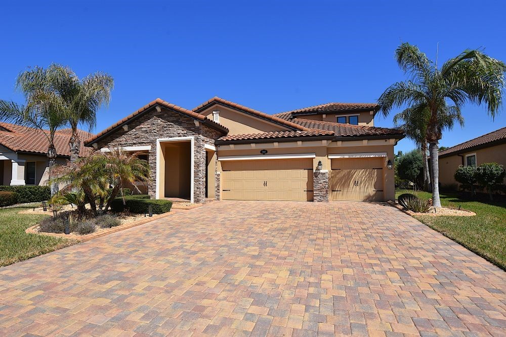 3949 AQUILLA DRIVE