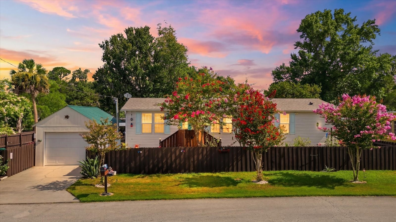 8421 W SCOTT COURT