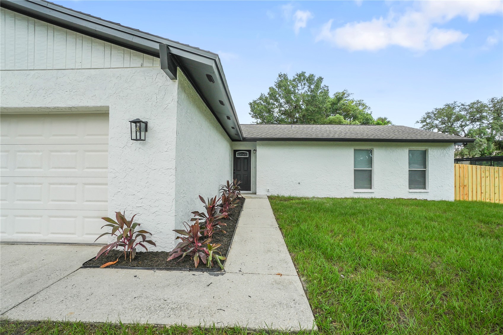 1901 LAKEVIEW DRIVE