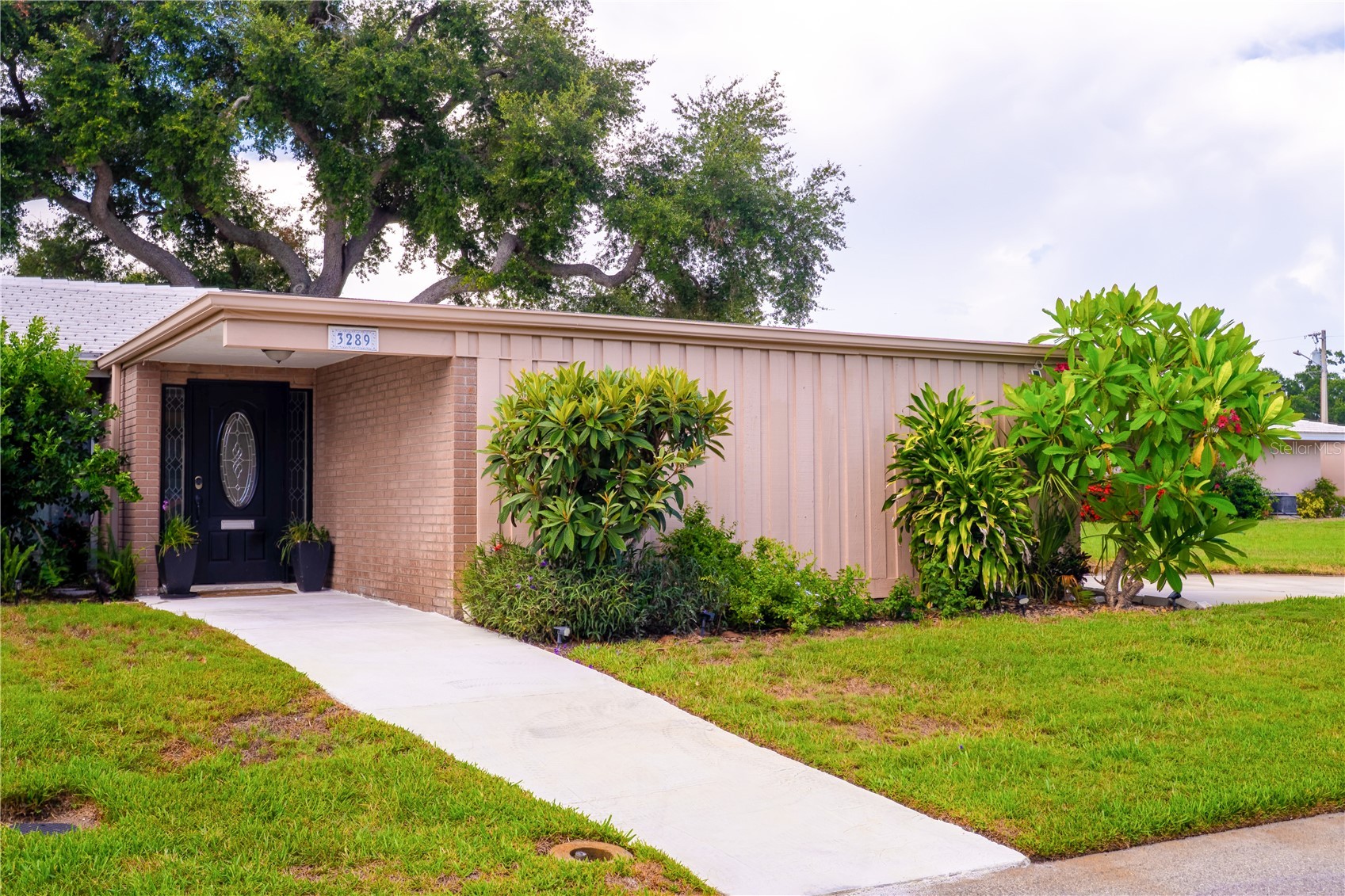 3289 FAIRHAVEN LANE 112