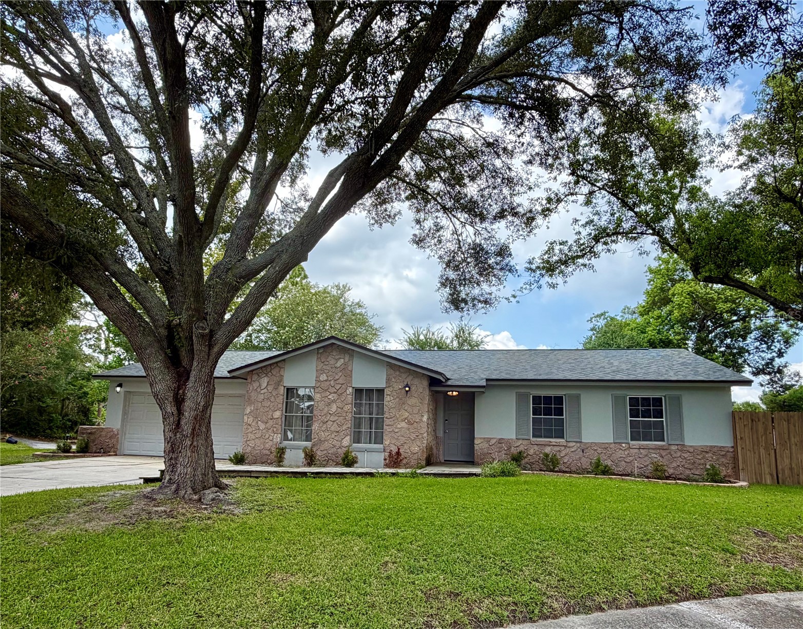 1 KING ARTHUR COURT