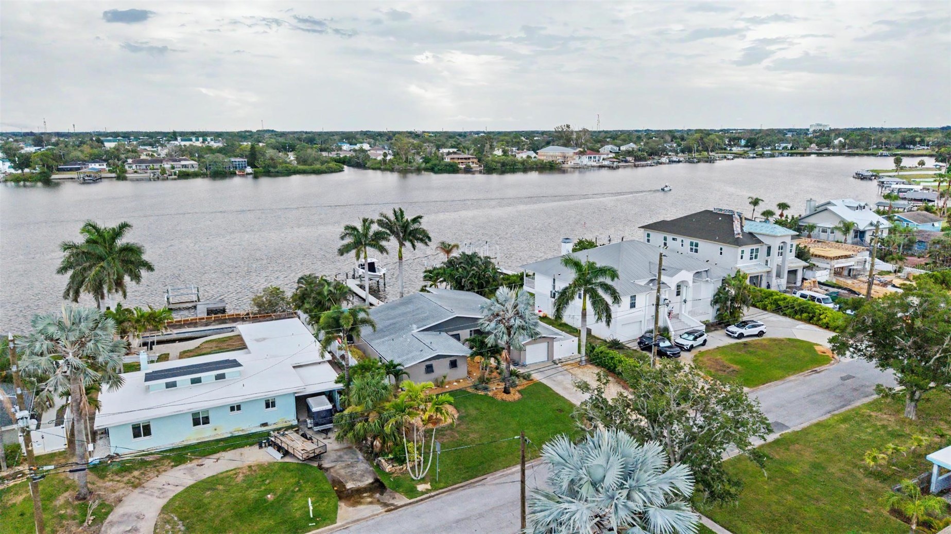 704 BAYSHORE DRIVE