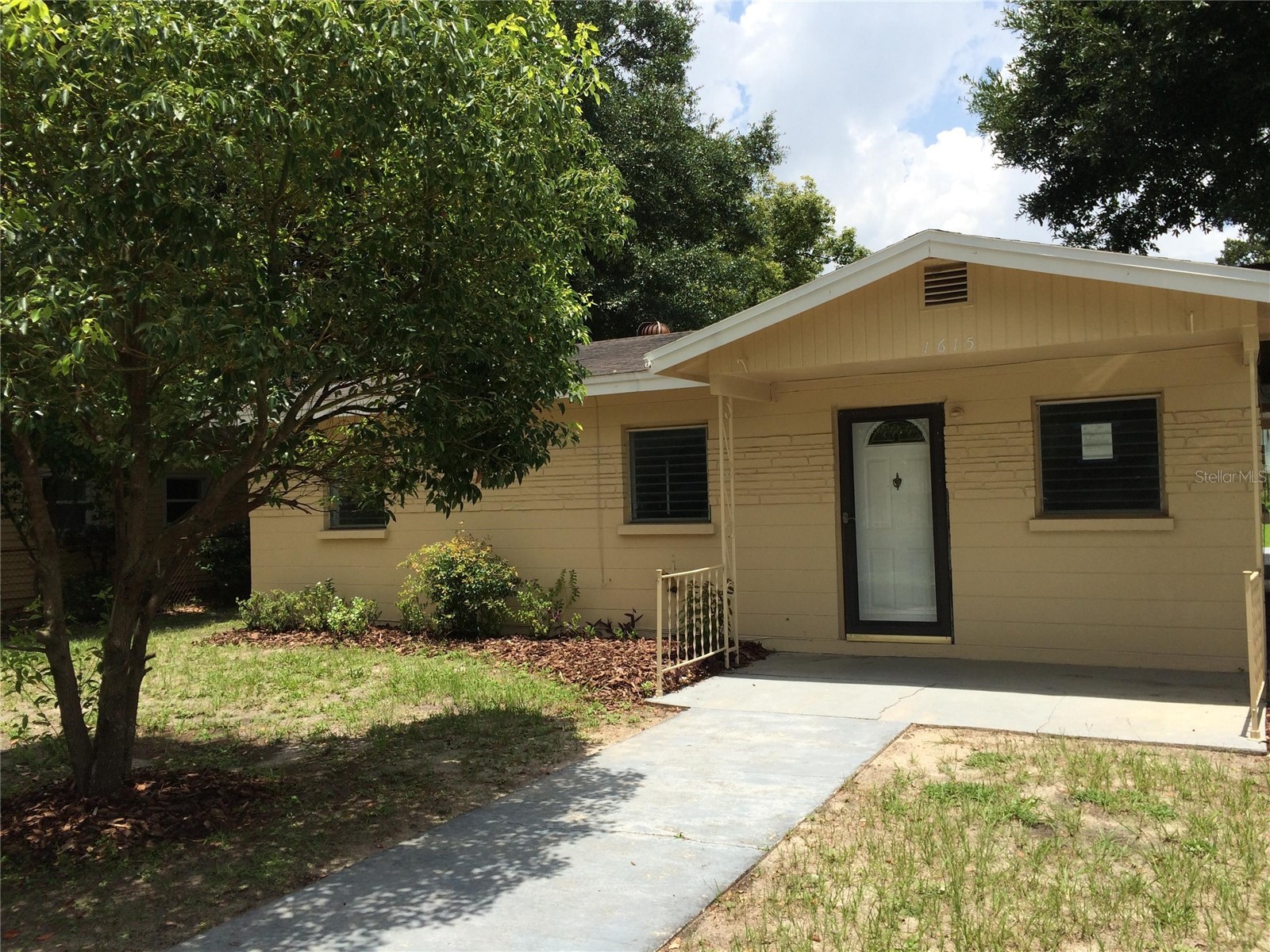 1615 7TH STREET W