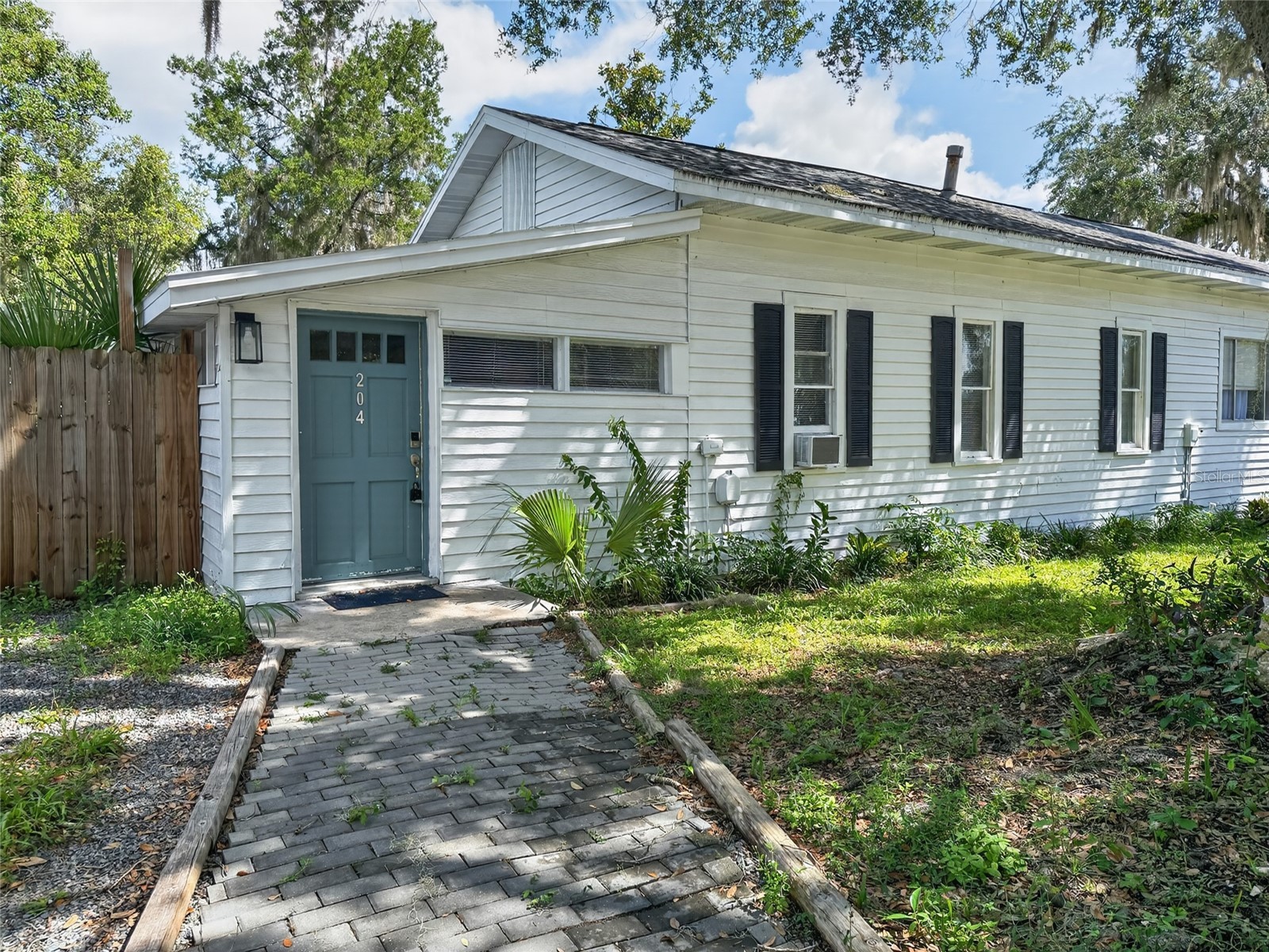 325 S 2ND STREET