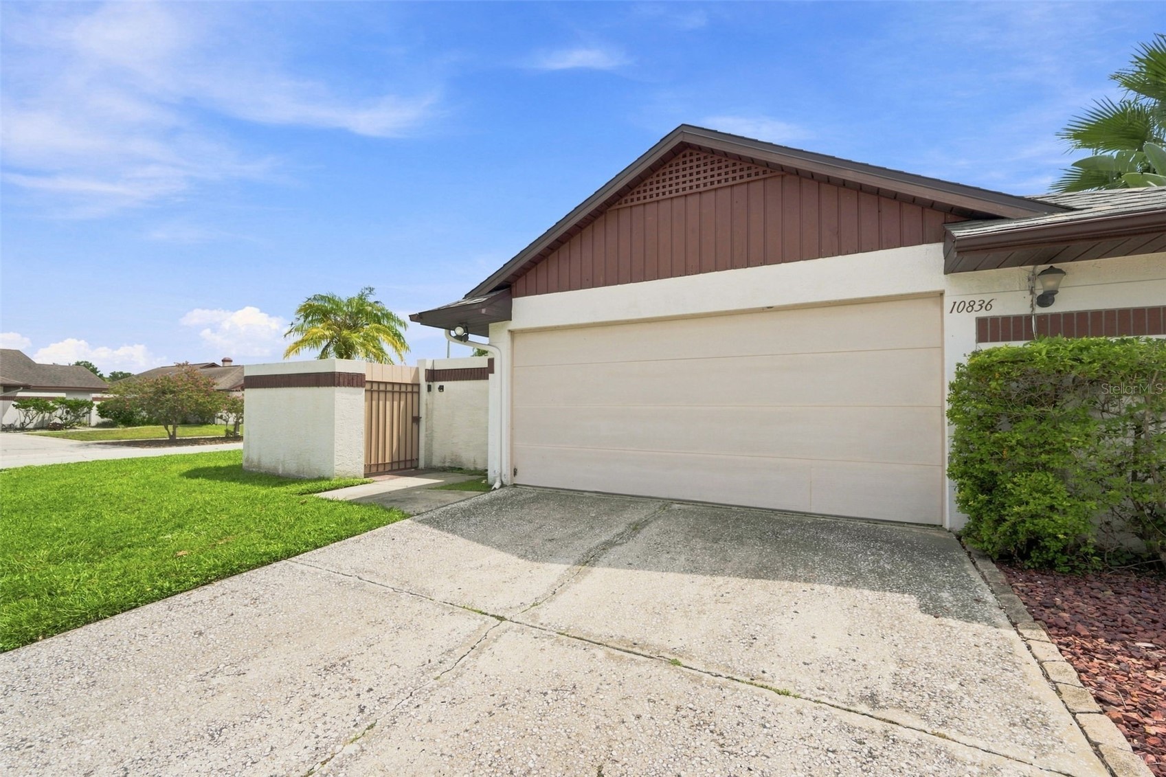 10836 VENICE CIRCLE