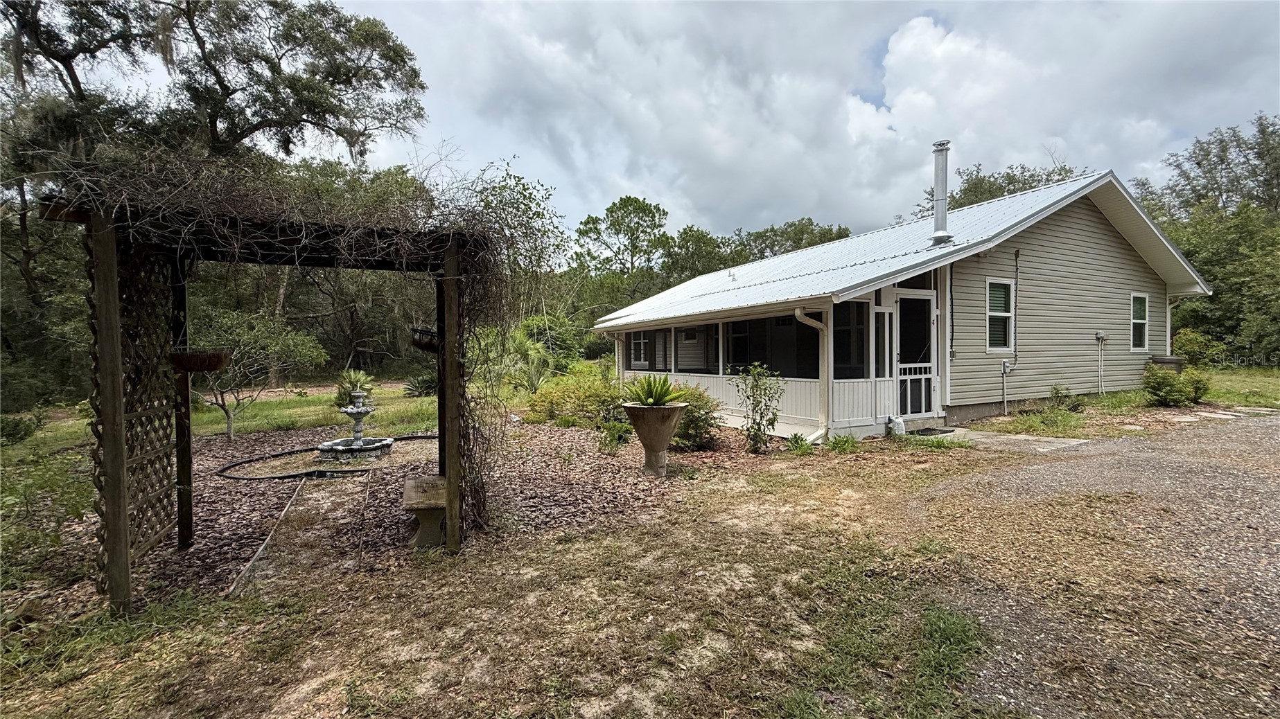 1520 BADEN POWELL ROAD