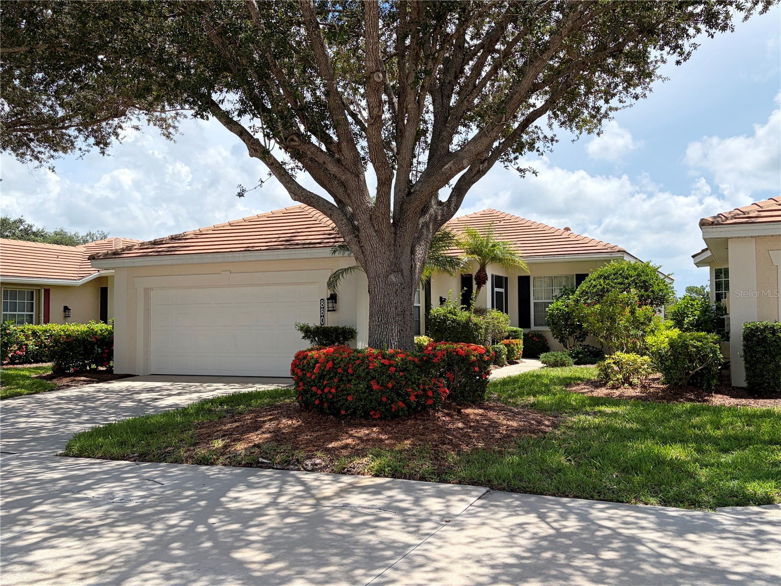 880 CHALMERS DRIVE 880