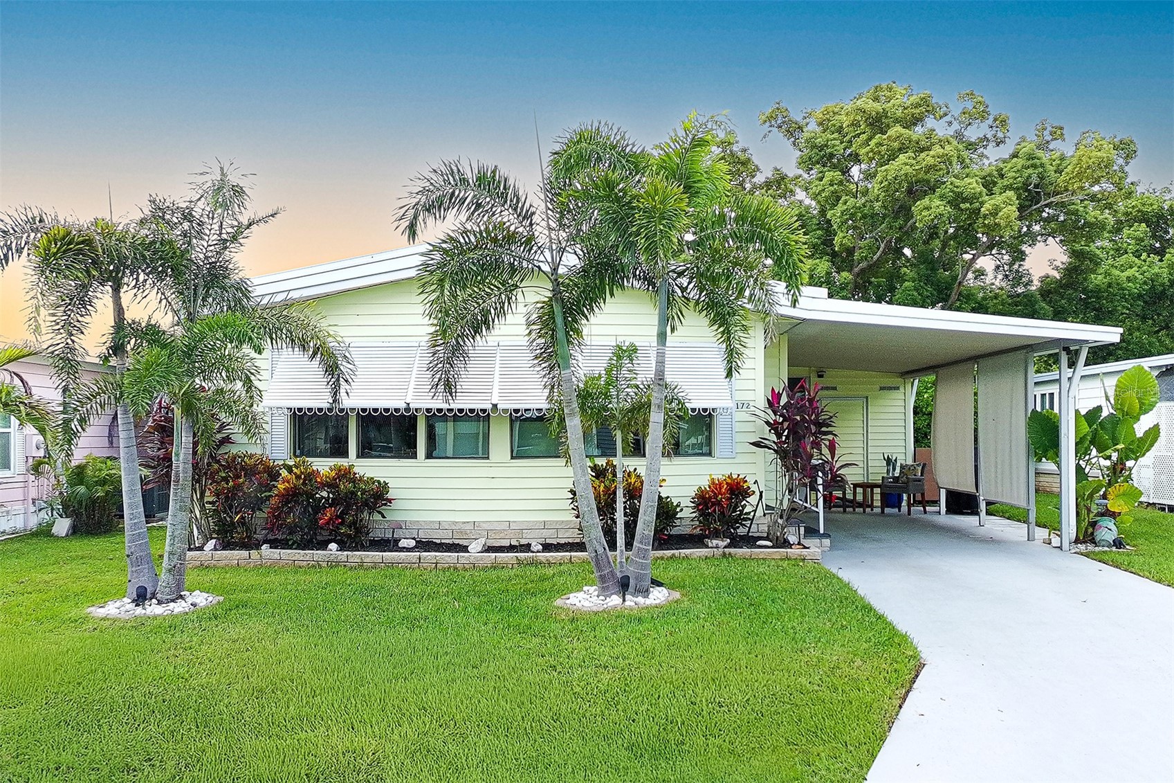 172 CLUBVIEW DRIVE 5