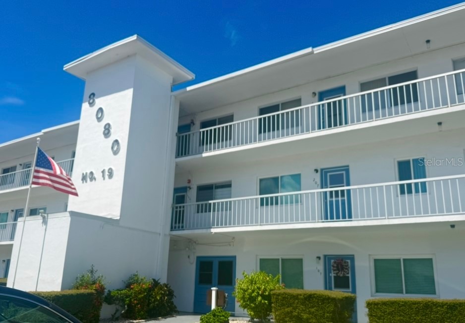 8080 112TH STREET 107