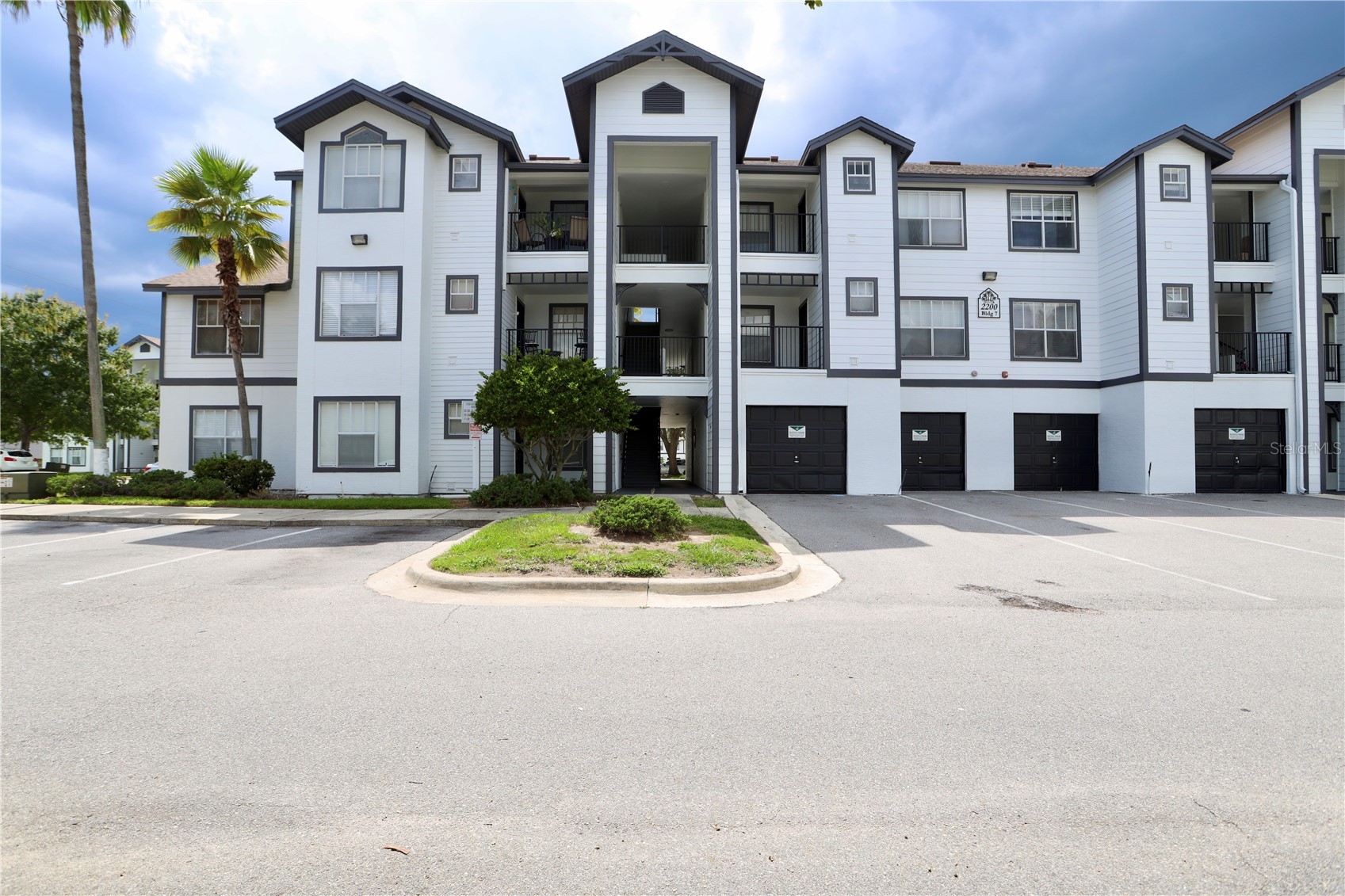 2207 ANTIGUA PLACE 717