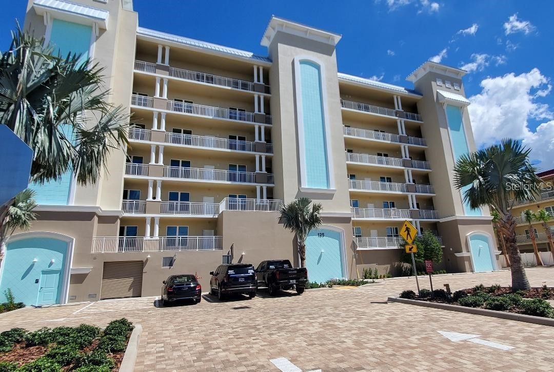 125 ISLAND WAY 305