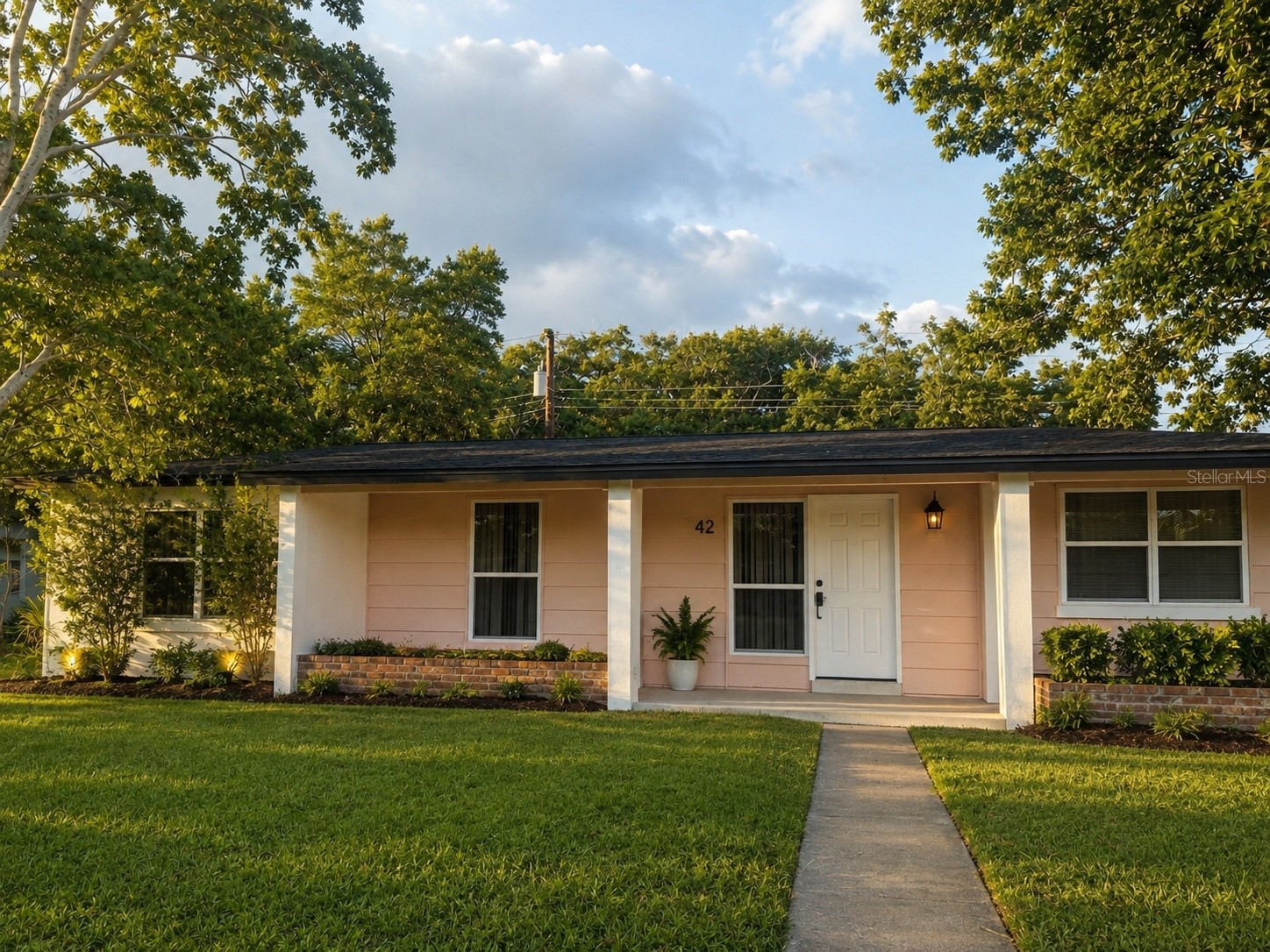 589 EAST NORMANDY BLVD.