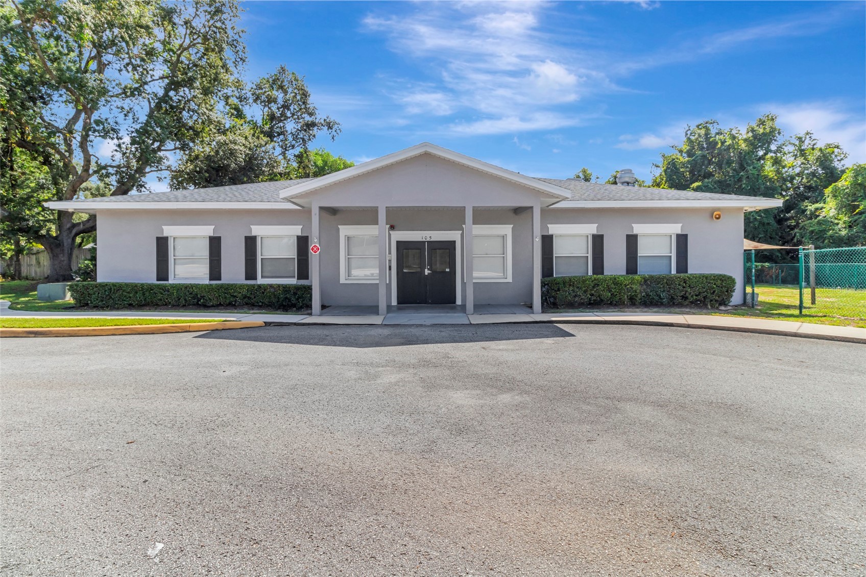 105 E BAKER STREET