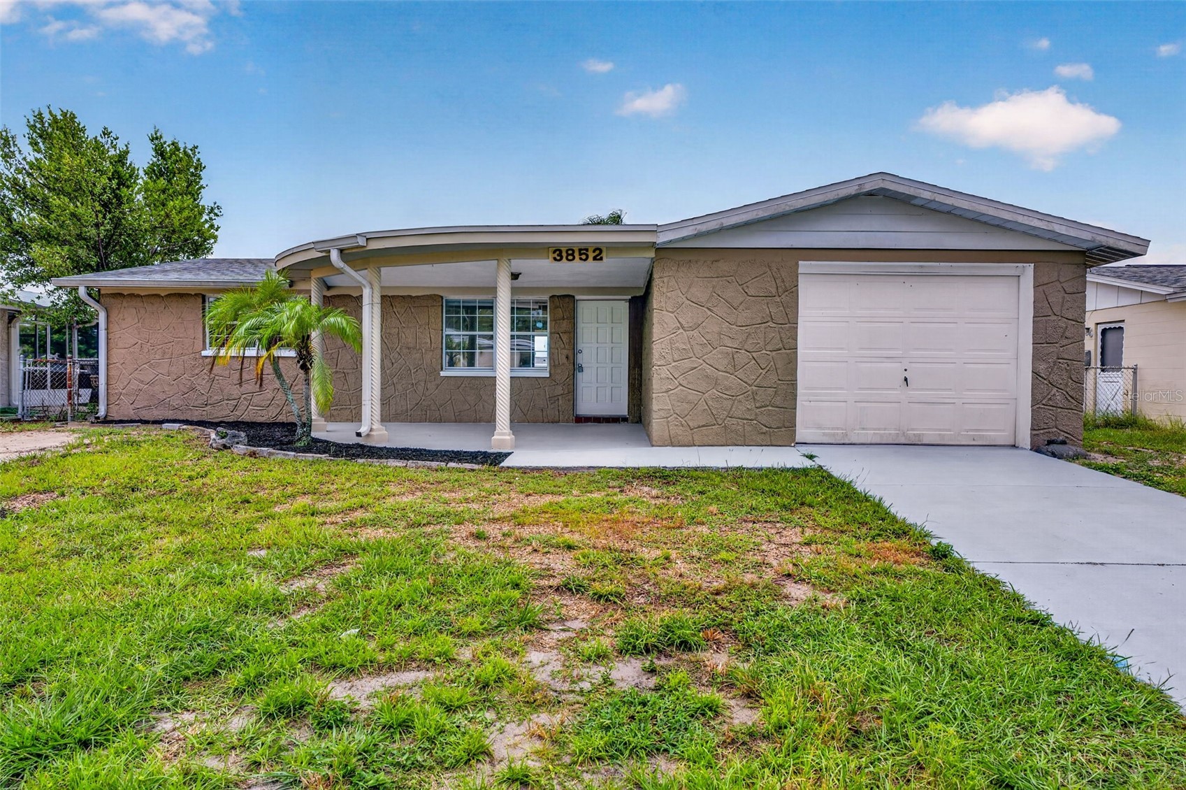 3852 SUNRAY DRIVE