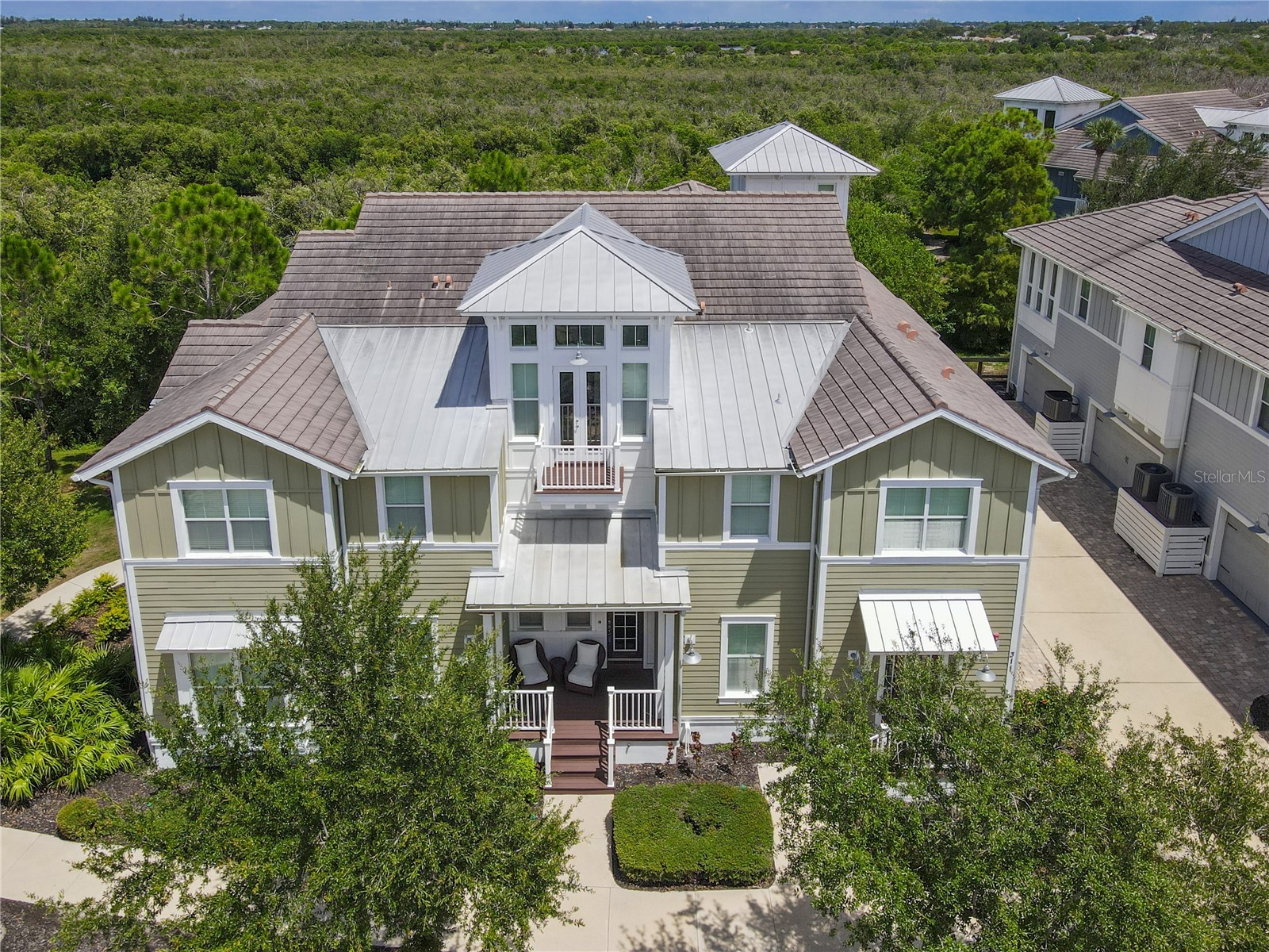 311 SAPPHIRE LAKE DRIVE 202