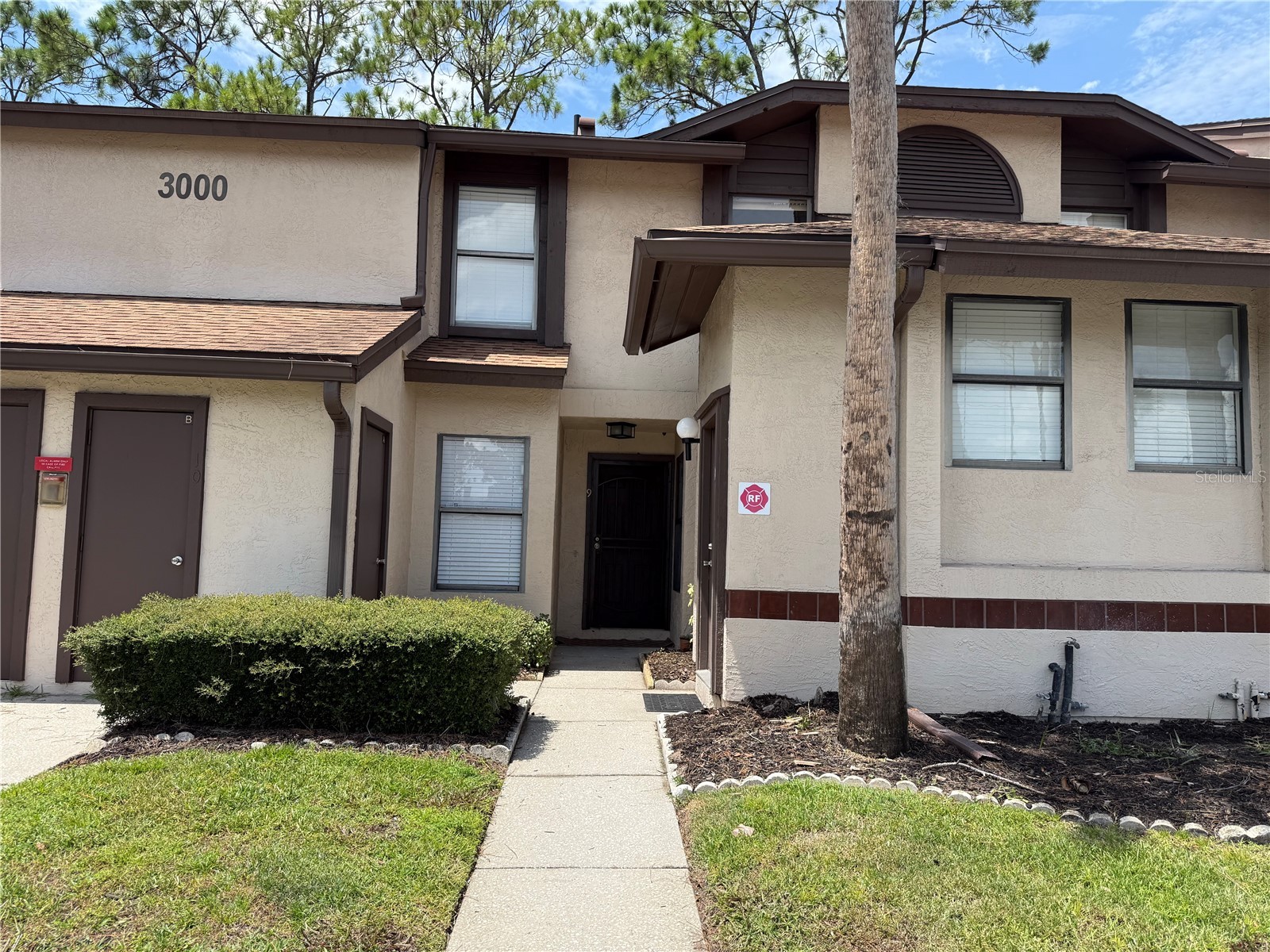 3000 S SEMORAN BOULEVARD 9