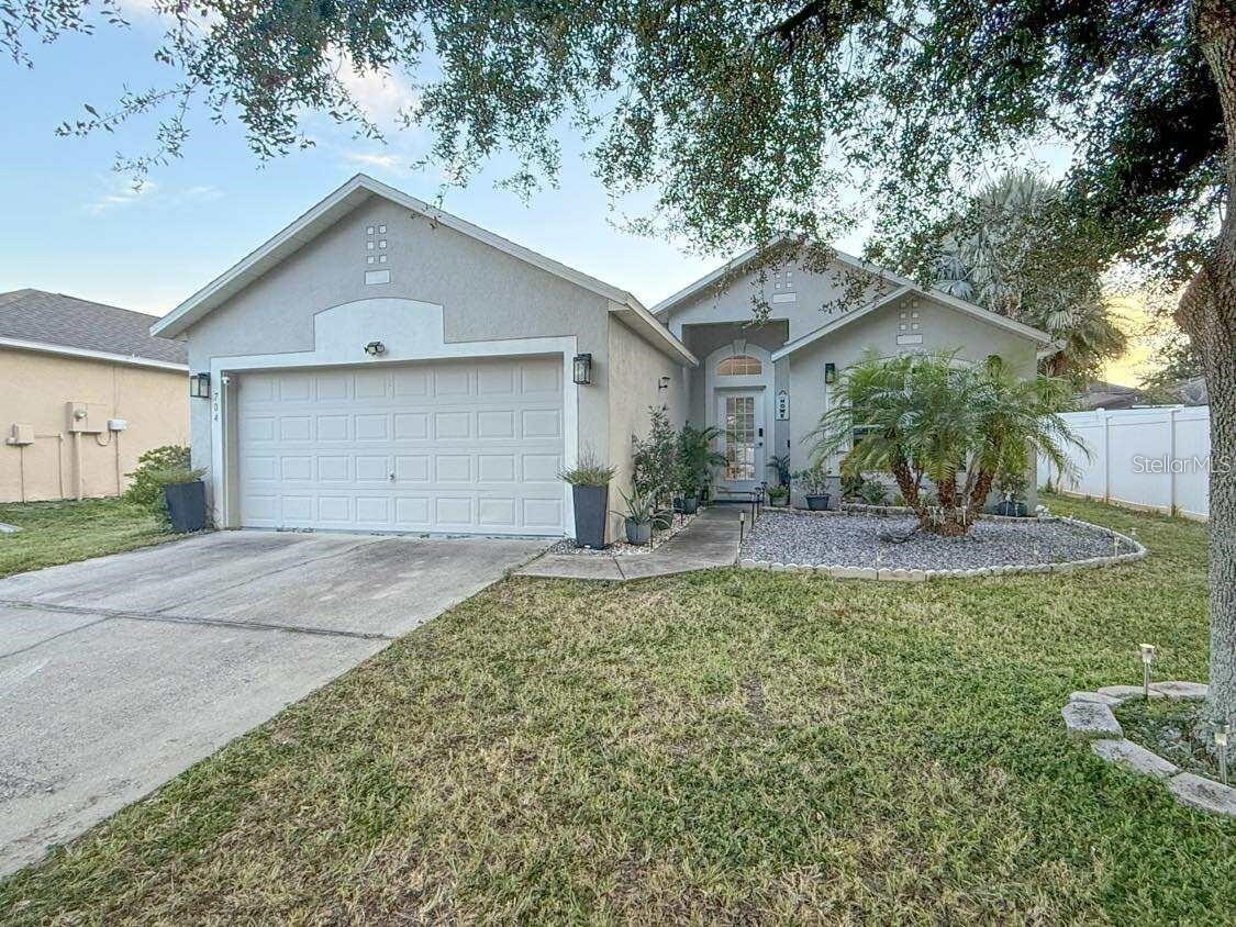 704 FLAGSTONE STREET
