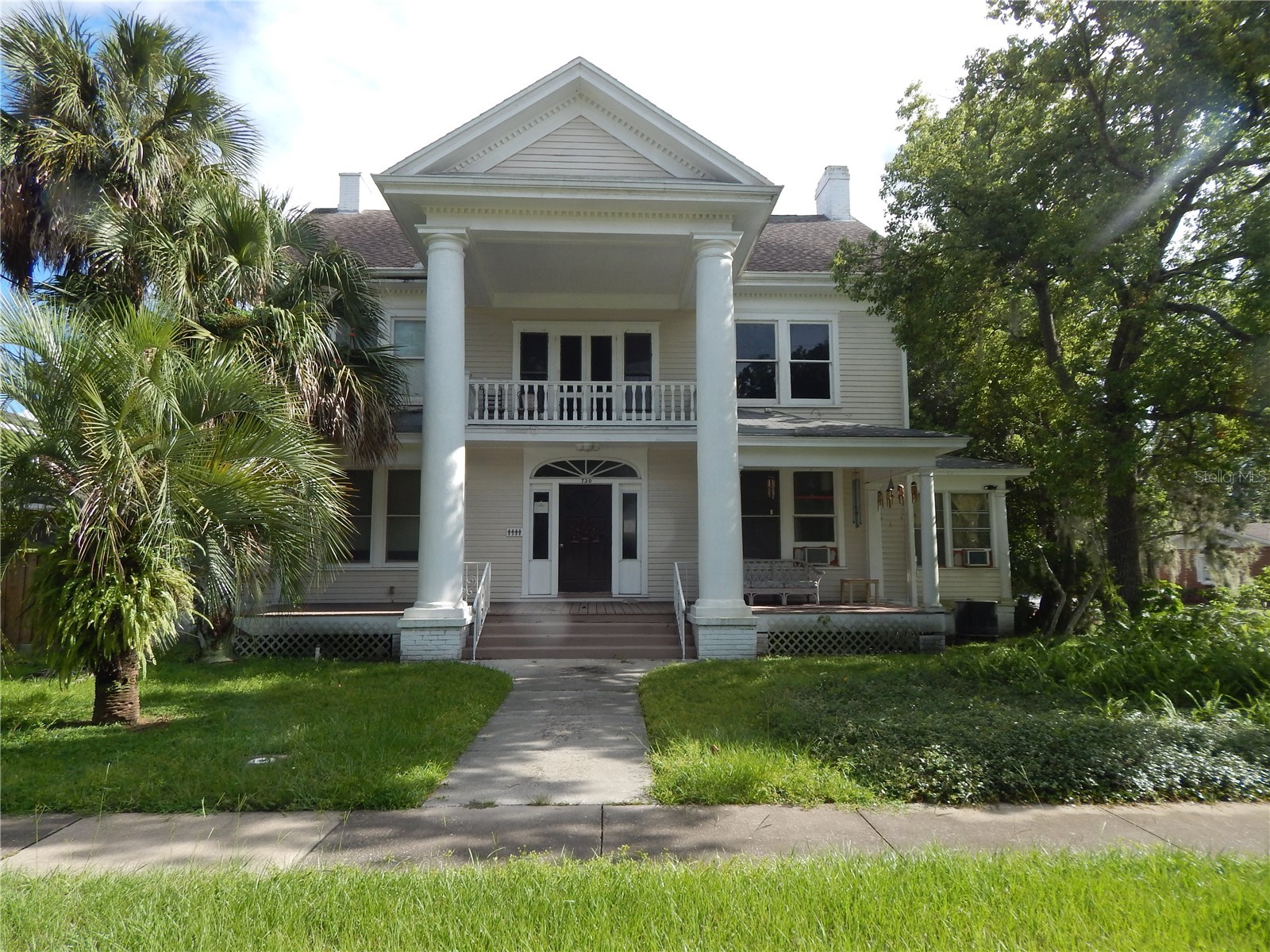 720 VERONA STREET 1