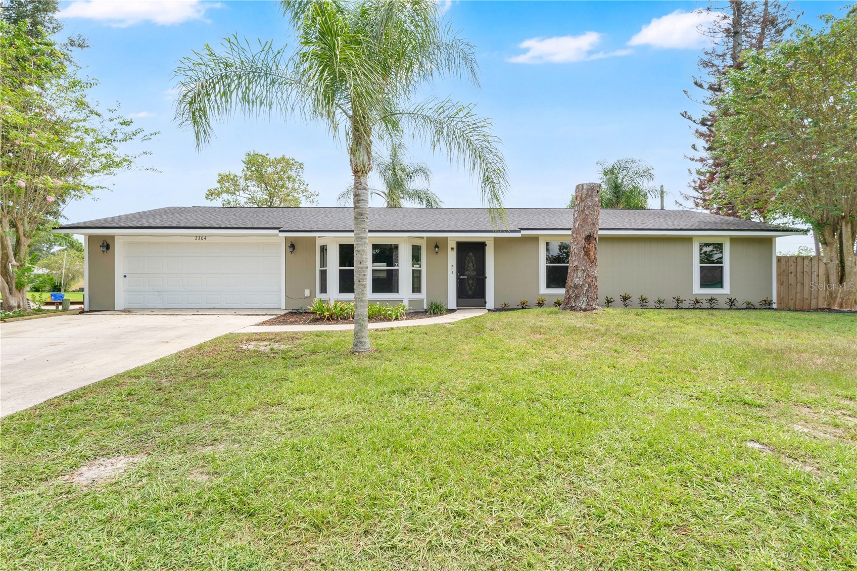 2304 TRAVELERS PALM DRIVE