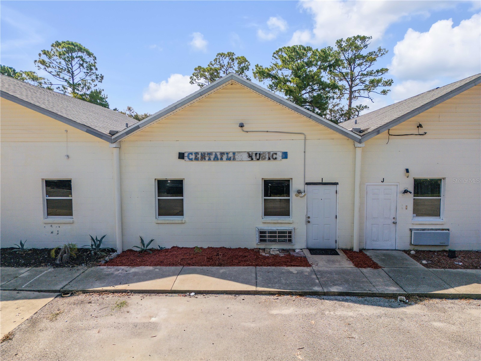 555 8TH STREET I