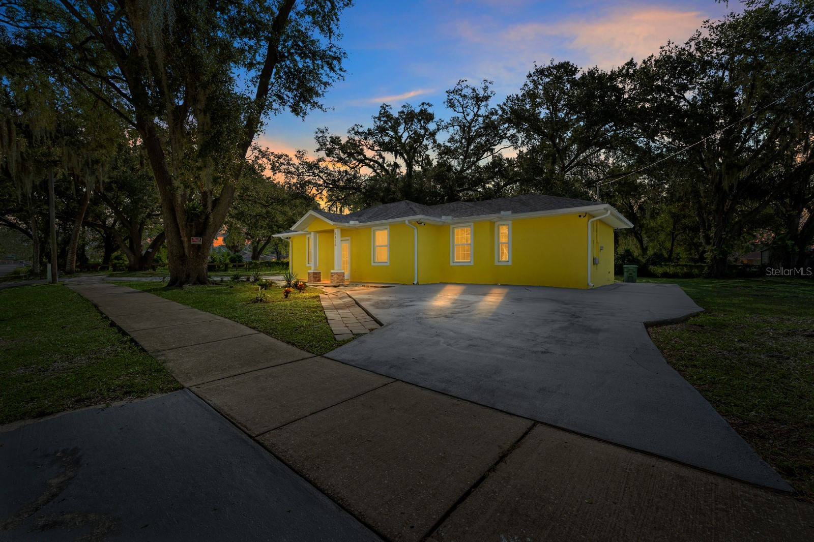 9609 TAKOMAH TRAIL