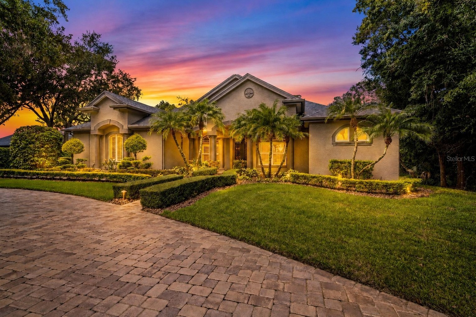 2805 BERWICK DRIVE
