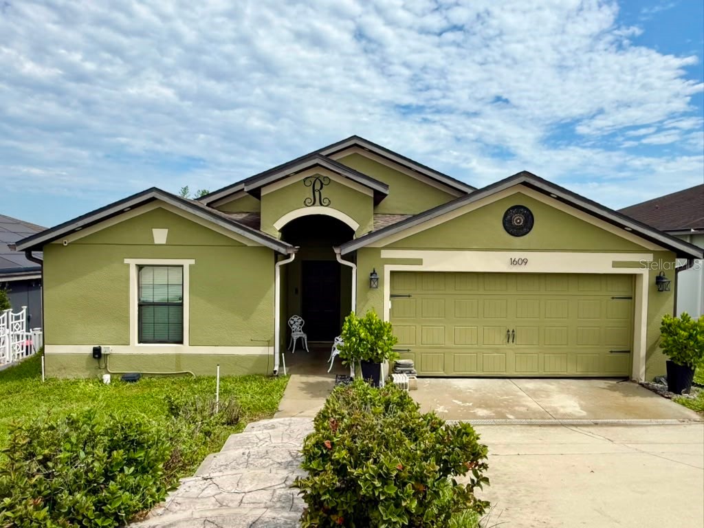 1609 STEELY DRIVE