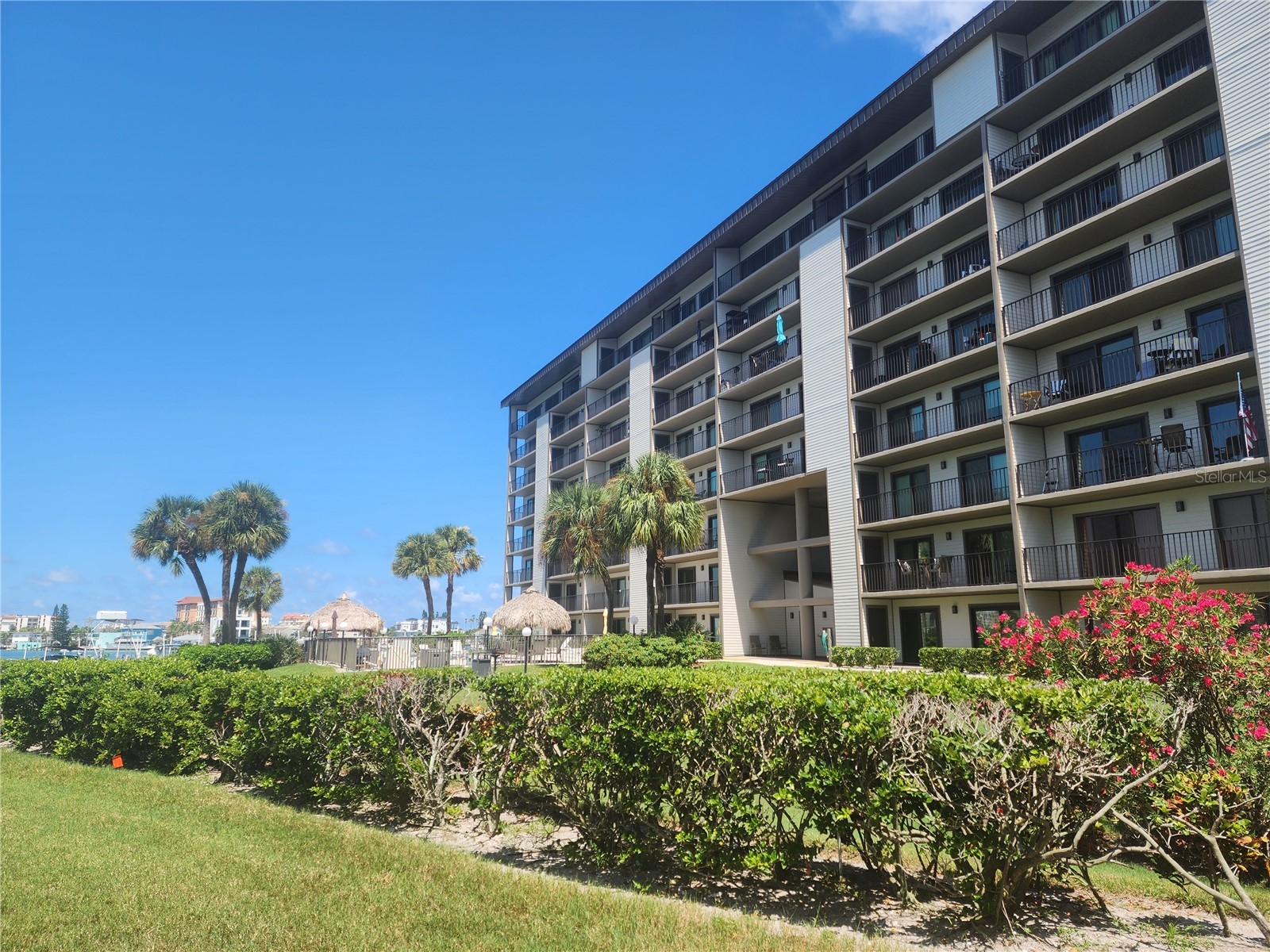 650 ISLAND WAY 302