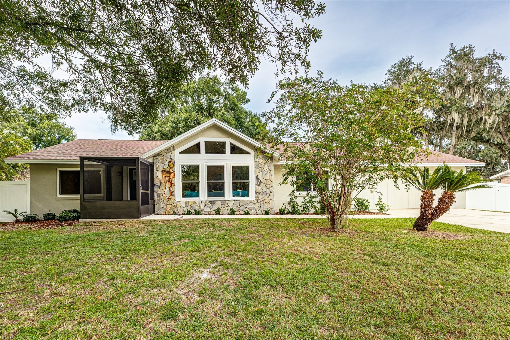 2923 FORESTBROOK DRIVE N