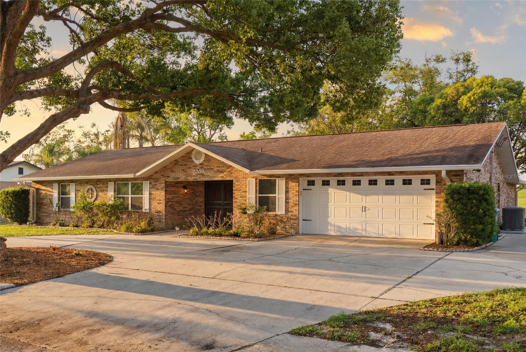 2249 E UNION CIRCLE