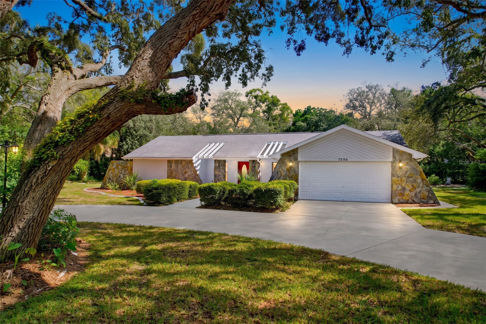 7256 ROYAL OAK DRIVE